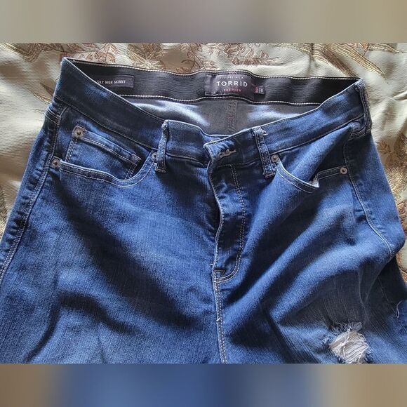 Torrid Sky High Skinny distressed jeans - Picture 12 of 14